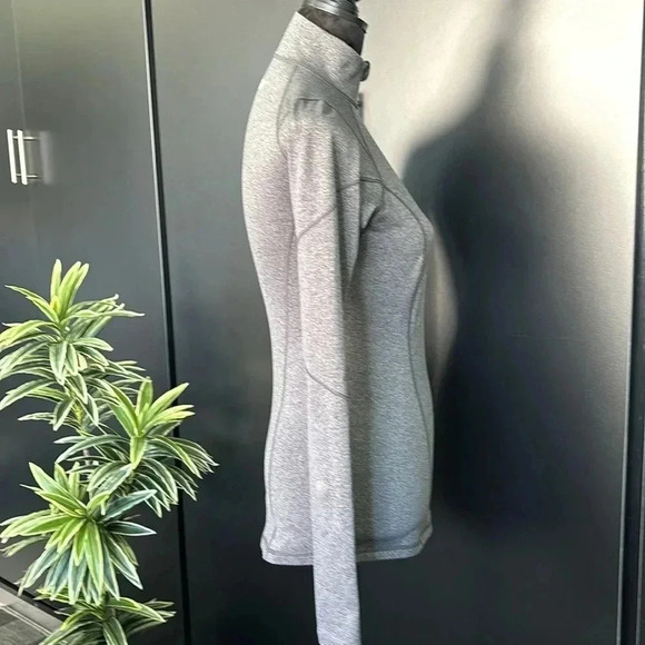 Reebok Play Warm quarter zip pull over thumb hole sleeve, Heather gray - S - Picture 4 of 13